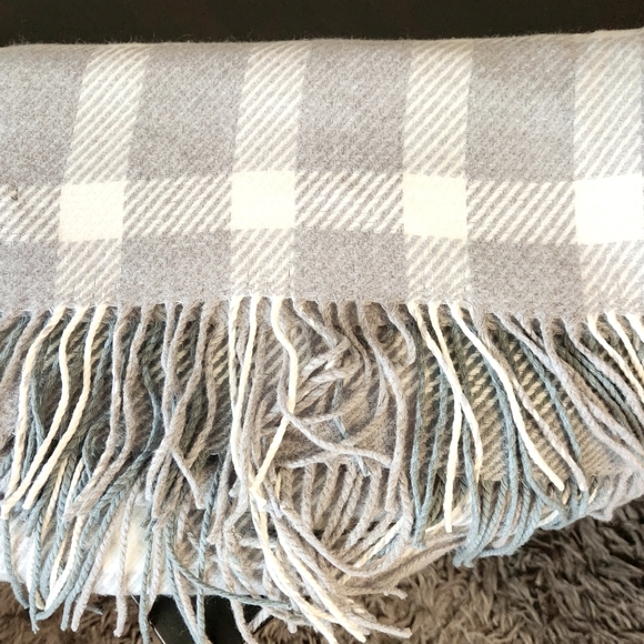 Brand New Inidigo Scarf/Wrap - Picture 3 of 3